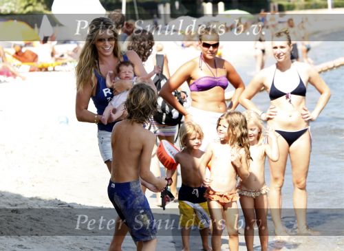 Saint Tropez 31 juli 2009
Danielle Overgaag Oerlemans met dochter Kate  Thijmen Fiene en benjamin op vakantie op saint Tropez.
Peter Smulders bv