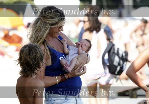 Saint Tropez 31 juli 2009
Danielle Overgaag Oerlemans met dochter Kate  Thijmen Fiene en benjamin op vakantie op saint Tropez.
Peter Smulders bv