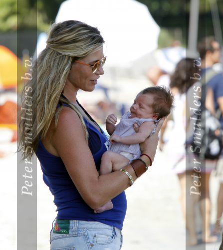 Saint Tropez 31 juli 2009
Danielle Overgaag Oerlemans met dochter Kate  Thijmen Fiene en benjamin op vakantie op saint Tropez.
Peter Smulders bv