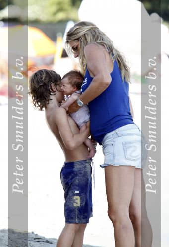 Saint Tropez 31 juli 2009
Danielle Overgaag Oerlemans met dochter Kate  Thijmen Fiene en benjamin op vakantie op saint Tropez.
Peter Smulders bv