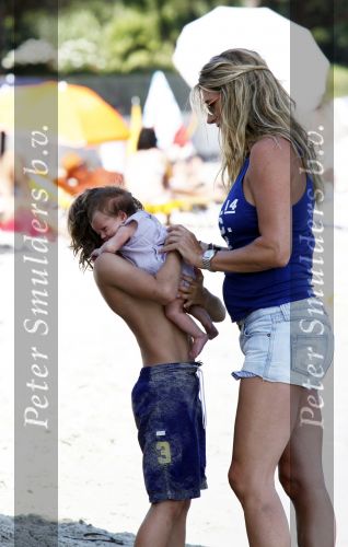 Saint Tropez 31 juli 2009
Danielle Overgaag Oerlemans met dochter Kate  Thijmen Fiene en benjamin op vakantie op saint Tropez.
Peter Smulders bv