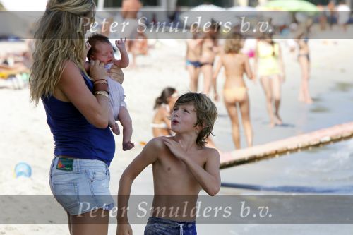 Saint Tropez 31 juli 2009
Danielle Overgaag Oerlemans met dochter Kate  Thijmen Fiene en benjamin op vakantie op saint Tropez.
Peter Smulders bv