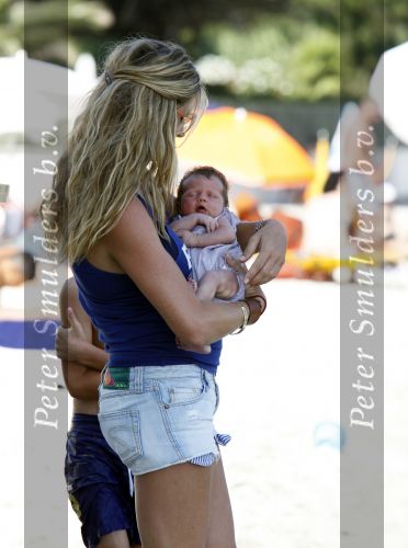 Saint Tropez 31 juli 2009
Danielle Overgaag Oerlemans met dochter Kate  Thijmen Fiene en benjamin op vakantie op saint Tropez.
Peter Smulders bv