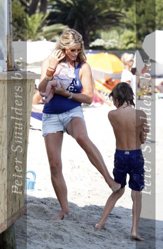 Saint Tropez 31 juli 2009
Danielle Overgaag Oerlemans met dochter Kate  Thijmen Fiene en benjamin op vakantie op saint Tropez.
Peter Smulders bv