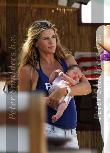 Saint Tropez 31 juli 2009
Danielle Overgaag Oerlemans met dochter Kate  Thijmen Fiene en benjamin op vakantie op saint Tropez.
Peter Smulders bv