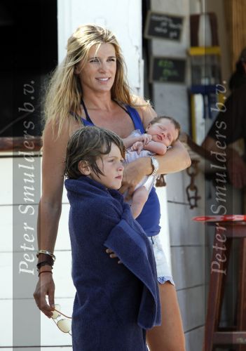 Saint Tropez 31 juli 2009
Danielle Overgaag Oerlemans met dochter Kate  Thijmen Fiene en benjamin op vakantie op saint Tropez.
Peter Smulders bv
