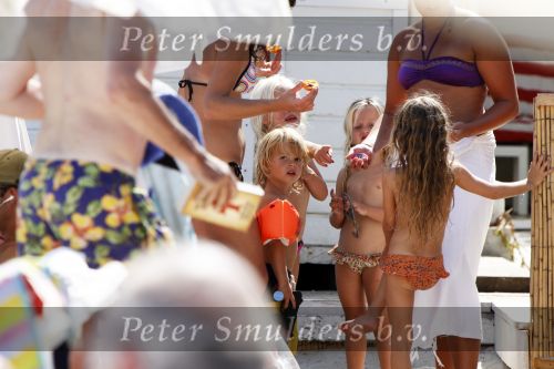 Saint Tropez 31 juli 2009
Danielle Overgaag Oerlemans met dochter Kate  Thijmen Fiene en benjamin op vakantie op saint Tropez.
Peter Smulders bv