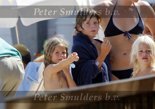 Saint Tropez 31 juli 2009
Danielle Overgaag Oerlemans met dochter Kate  Thijmen Fiene en benjamin op vakantie op saint Tropez.
Peter Smulders bv