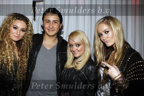Uitgeest 18 januari 2010
Nieuwjaars feest van Henk Geels in Bobs Party saloon. Djumbo met Danny Froger
Peter Smulders bv