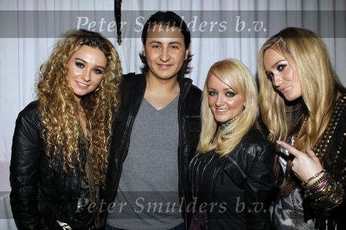 Uitgeest 18 januari 2010
Nieuwjaars feest van Henk Geels in Bobs Party saloon. Djumbo met Danny Froger
Peter Smulders bv
