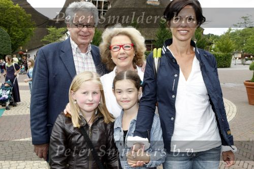 Kaatsheuvel 2 augustus 2009
Premiere show in de efteling. Ed v Tijn met vrouw en kleinkinderen
Peter Smulders bv