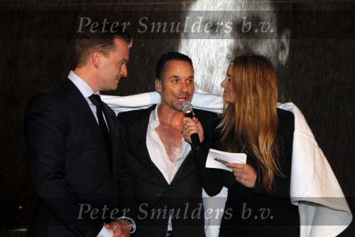Loosdrecht 12 februari 2010
Presentatie Samsung tv van Eric Kuster bij het witte huis in Loosdrecht. Lieke v Lexmond en raymond Westerom
Peter Smulders bv