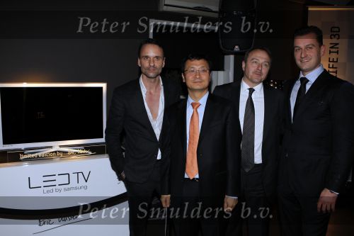 Loosdrecht 12 februari 2010
Presentatie Samsung tv van Eric Kuster bij het witte huis in Loosdrecht. Lieke v Lexmond en raymond Westerom
Peter Smulders bv