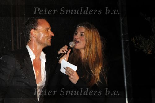 Loosdrecht 12 februari 2010
Presentatie Samsung tv van Eric Kuster bij het witte huis in Loosdrecht. Lieke v Lexmond en raymond Westerom
Peter Smulders bv