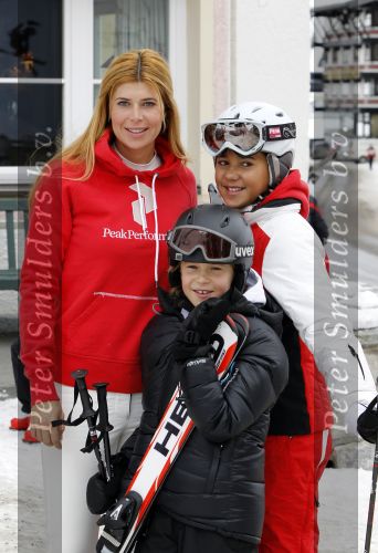 Zurs 22 februari 2010
Estelle Guliit opp vakantie met haar kinderen Joelle en Maxim.
Peter Smulders bv