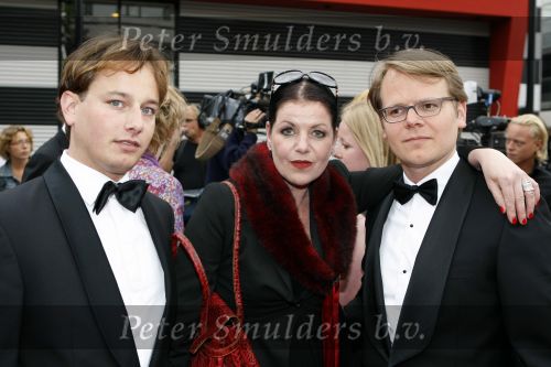 Hilversum 8 juni 2009
Uitreiking musical awards in studio 22. Esther Roord met zoons??
Peter Smulders bv