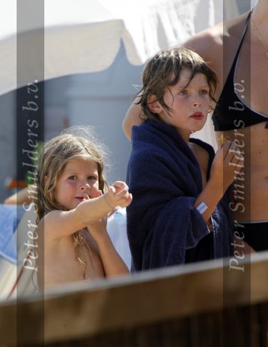Saint Tropez 31 juli 2009
Danielle Overgaag Oerlemans met dochter Kate  Thijmen Fiene en benjamin op vakantie op saint Tropez.
Peter Smulders bv