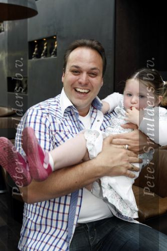Amsterdam 12 juni 2009
Papa van het jaar verkiezing met Frans Bauer en Koertjan de Bruin met zijn vriendin Charlotte en dochter.
Peter Smulders bv