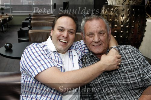 Amsterdam 12 juni 2009
Papa van het jaar verkiezing met Frans Bauer en Koertjan de Bruin met zijn vriendin Charlotte en dochter. Frans met zijn vader
Peter Smulders bv