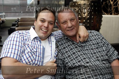 Amsterdam 12 juni 2009
Papa van het jaar verkiezing met Frans Bauer en Koertjan de Bruin met zijn vriendin Charlotte en dochter. Frans met zijn vader
Peter Smulders bv