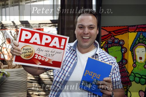 Amsterdam 12 juni 2009
Papa van het jaar verkiezing met Frans Bauer en Koertjan de Bruin met zijn vriendin Charlotte en dochter.
Peter Smulders bv