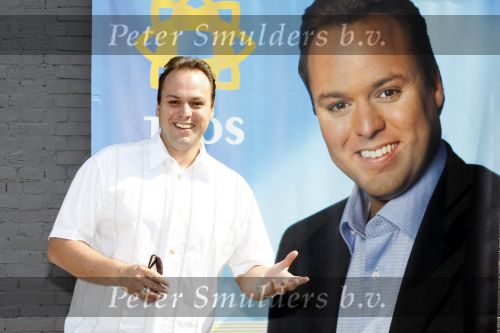Hilversum 30 juni 2009
Feestje bij de Tros ivm record aantal leden van ruim 450.000. Frans Bauer
Peter Smuldrs bv