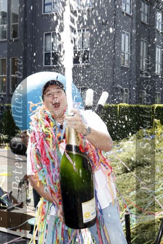 Hilversum 30 juni 2009
Feestje bij de Tros ivm record aantal leden van ruim 450.000. Frans Bauer
Peter Smuldrs bv