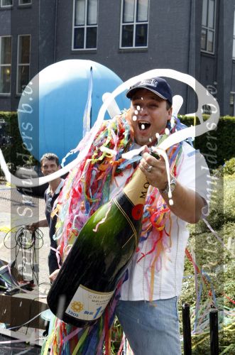Hilversum 30 juni 2009
Feestje bij de Tros ivm record aantal leden van ruim 450.000. Frans Bauer
Peter Smuldrs bv