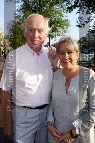 Amsterdam 6 augustus 2009
Premiere circus Stiletto in Carre. Fred oster met vrouw
Peter Smulders bv