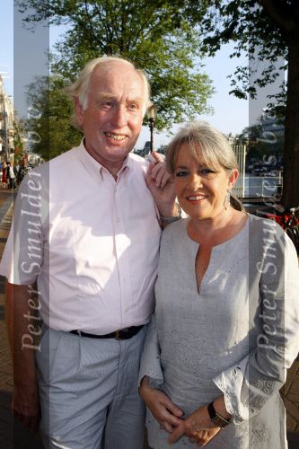 Amsterdam 6 augustus 2009
Premiere circus Stiletto in Carre. Fred oster met vrouw
Peter Smulders bv