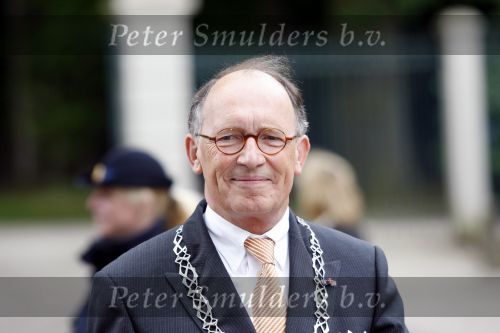 Apeldoorn 6 juni 2009
De koninklijke familie bezoekt paleis het Loo een maand na de aanslag. Fred de Graaf
Peter Smulders bv