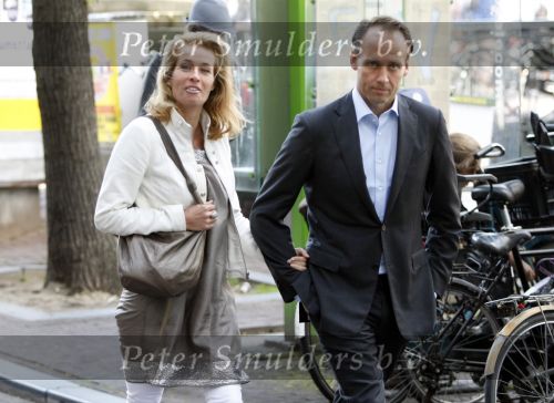 Amsterdam 16 juni 2009
Koen v Trojen met zijn nieuwe vriendin Frederique v d Wal.
Peter Smulders bv