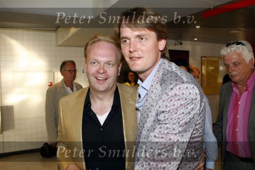 Amsterdam 13 juni 2009
De Toppers in concert in de arena met Rene Froger Gordon en Jeroen v d Boom. Frits Huffnagel met partner
Peter Smulders bv