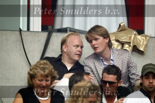 Amsterdam 13 juni 2009
De Toppers in concert in de arena met Rene Froger Gordon en Jeroen v d Boom. Frits Huffnagel met partner
Peter Smulders bv