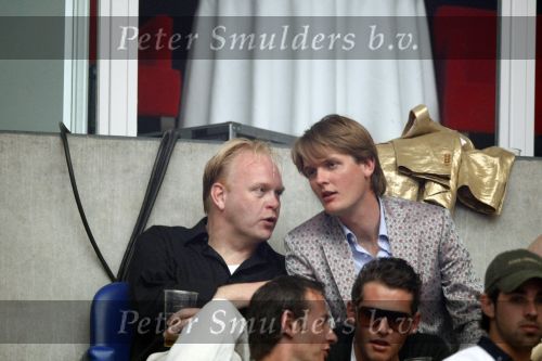 Amsterdam 13 juni 2009
De Toppers in concert in de arena met Rene Froger Gordon en Jeroen v d Boom. Frits Huffnagel met partner
Peter Smulders bv