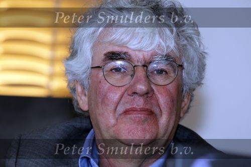 Soestdijk 8 maart 2010
Presentatie boek Annejet v Zijl over prins Bernhard op paleis soestdijk. Cees Fasseur Hans Blom Geert Mak en Philip Freriks zijn aanwezig om het boek te bespreken.
Peter Smulders bv