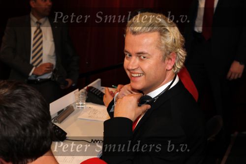 Hilversum 21 januari 2010
Rtl SBS en de NOS hebben samen een tv programma en aktie in elkaar gedraaid om zoveel mogelijk geld op te halen voor giro 55 ten bate van Haiti. Geert Wilders
Peter Smulders bv