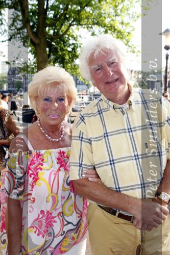 Amsterdam 6 augustus 2009
Premiere circus Stiletto in Carre. Gerard Cox met vriendin
Peter Smulders bv
