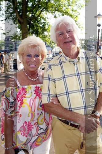 Amsterdam 6 augustus 2009
Premiere circus Stiletto in Carre. Gerard Cox met vriendin
Peter Smulders bv