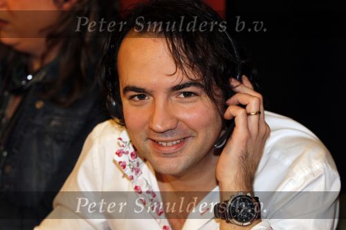 Hilversum 21 januari 2010
Rtl SBS en de NOS hebben samen een tv programma en aktie in elkaar gedraaid om zoveel mogelijk geld op te halen voor giro 55 ten bate van Haiti. Gerard Ekdom
Peter Smulders bv