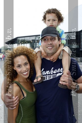 Rotterdam 28 juni 2009
Laatste optrden K3 in ahoy. Glennis Grace met vriend Moos en zoon Anthony
Peter Smulders bv