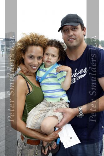 Rotterdam 28 juni 2009
Laatste optrden K3 in ahoy. Glennis Grace met vriend Moos en zoon Anthony
Peter Smulders bv