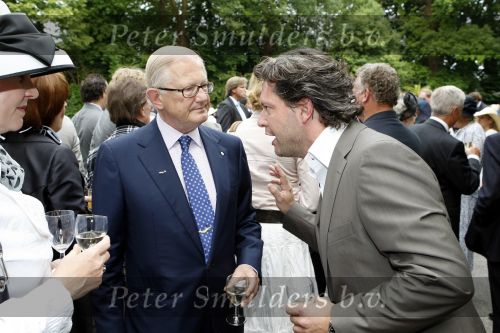 Breukelen 17 juni 2009
Haringparty op Neijenrode. Pieter v Vollenhoven met Guido den Aantrekker
Peter Smulders bv
