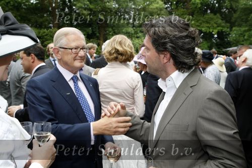 Breukelen 17 juni 2009
Haringparty op Neijenrode. Pieter v Vollenhoven met Guido den Aantrekker
Peter Smulders bv