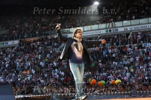 Eindhoven, 14 Juni 2009 3e Concert van Guus Meeuwis in het PSV stadion
Uitgenodigd door Autolichtstad BV
Als gast artiest Marco Borsato en de groep Jewelste
Foto Peter Smulders BV