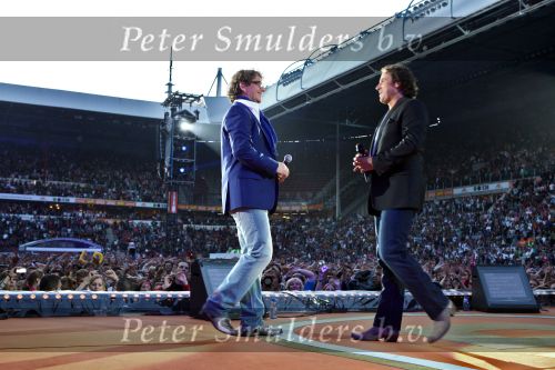 Eindhoven, 14 Juni 2009 3e Concert van Guus Meeuwis in het PSV stadion
Uitgenodigd door Autolichtstad BV
Als gast artiest Marco Borsato en de groep Jewelste
Foto Peter Smulders BV