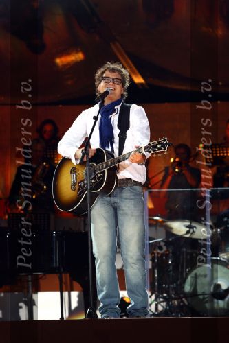 Eindhoven, 14 Juni 2009 3e Concert van Guus Meeuwis in het PSV stadion
Uitgenodigd door Autolichtstad BV
Als gast artiest Marco Borsato en de groep Jewelste
Foto Peter Smulders BV