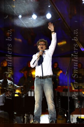 Eindhoven, 14 Juni 2009 3e Concert van Guus Meeuwis in het PSV stadion
Uitgenodigd door Autolichtstad BV
Als gast artiest Marco Borsato en de groep Jewelste
Foto Peter Smulders BV