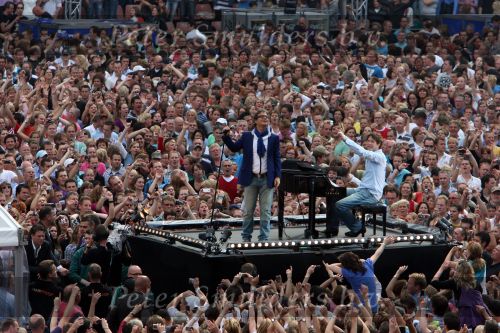 Eindhoven, 14 Juni 2009 3e Concert van Guus Meeuwis in het PSV stadion
Uitgenodigd door Autolichtstad BV
Met een gastoptreden van Marco Borsato
Foto Peter Smulders BV