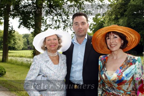 Breukelen 17 juni 2009
Haringparty op Neijenrode. Paul Schulte met hank Heyn
Peter Smulders bv